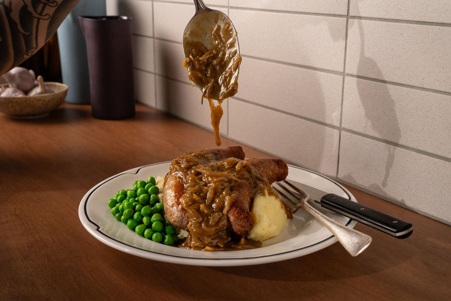Bangers and Mash (Würstchen mit Kartoffelpüree)
