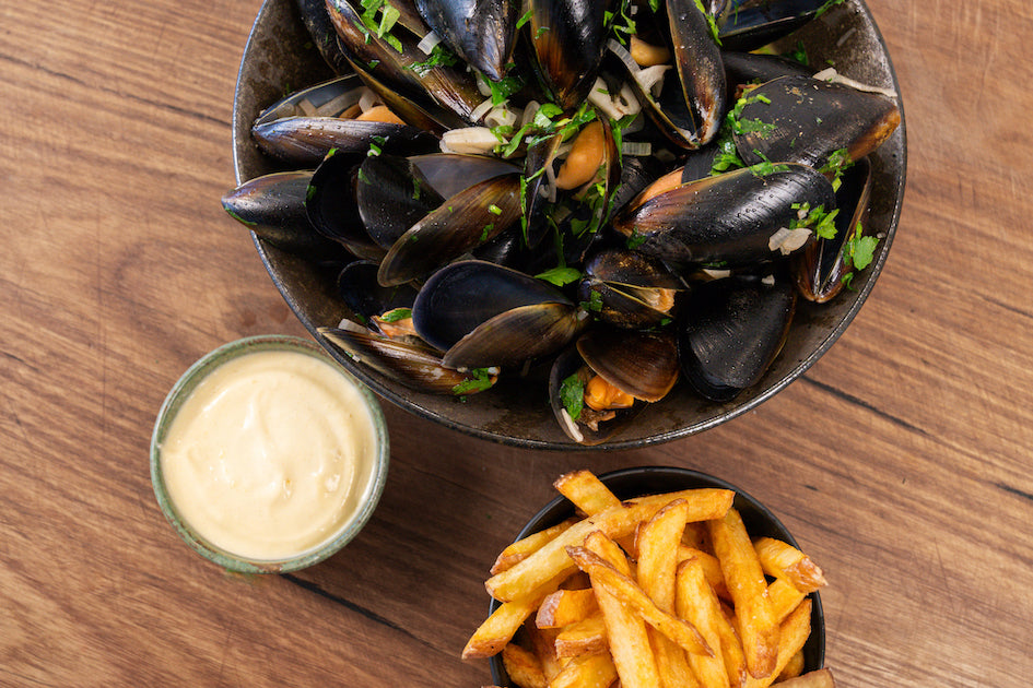 Andy Cooks - Moules Frites