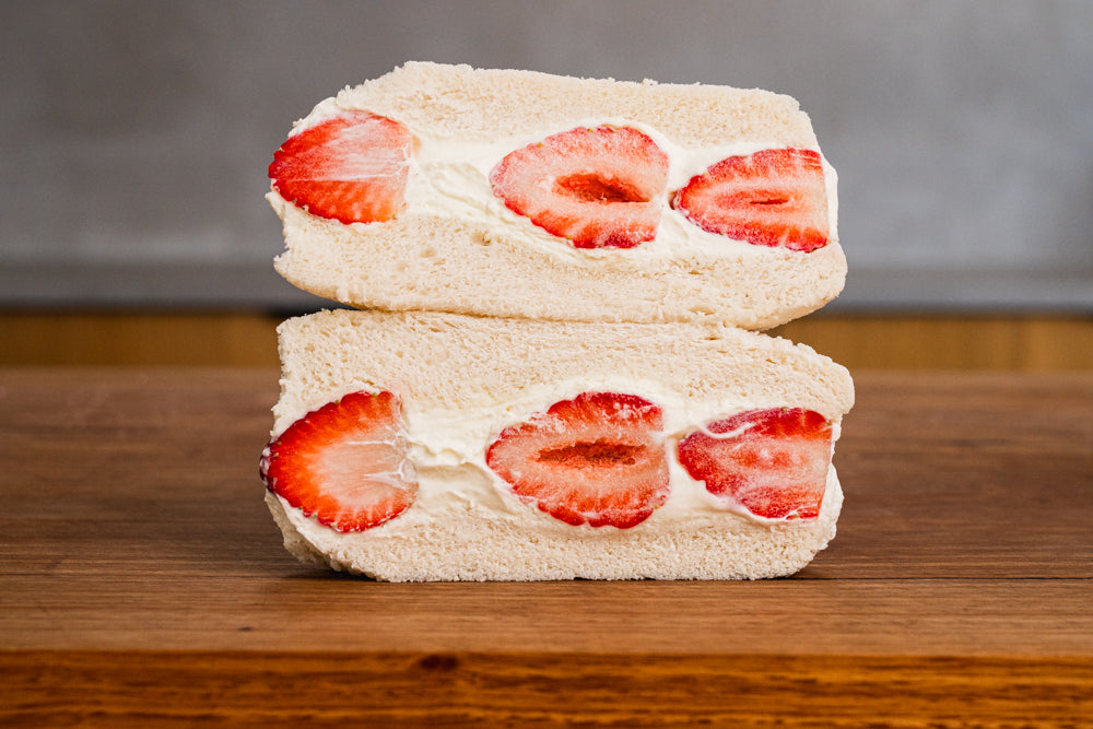 Andy Cooks - Strawberries Cream Sandwich